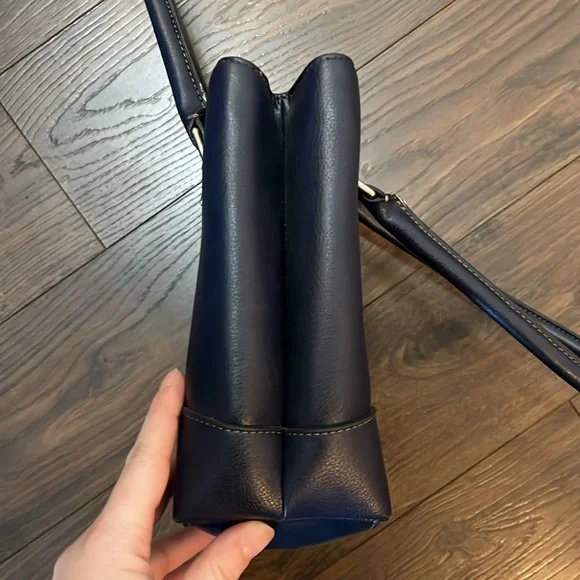 Liz Claiborne Handbag - Picture 8 of 11